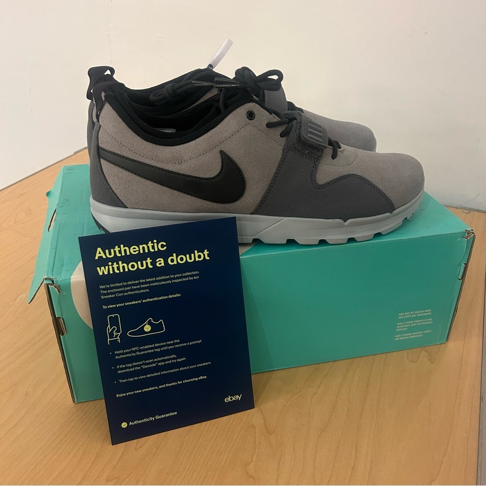 Brand New Nike Trainerender - Size 13